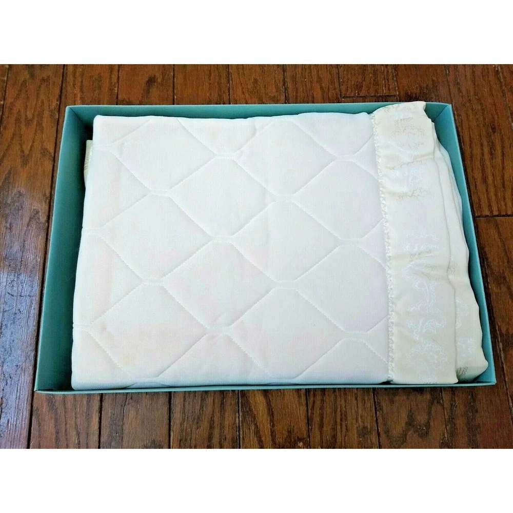 Vintage Slumbertime Off White‎ Cream Acrylic Baby Quilted Blanket 48 x 36 in Box